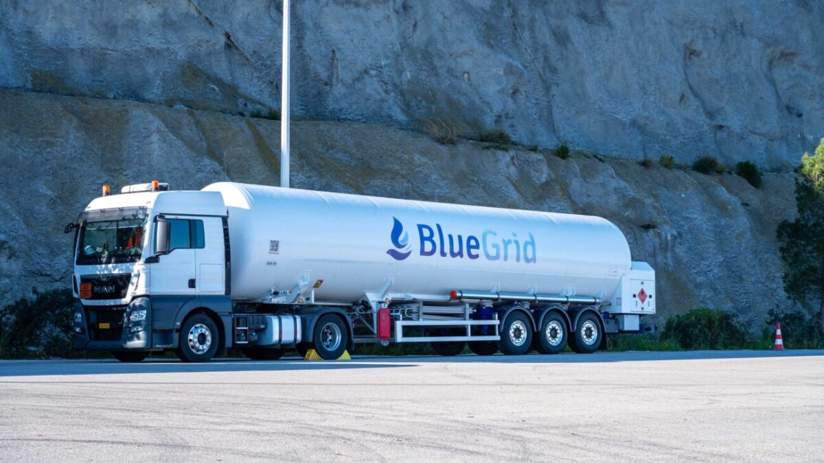 Το πρώτο φορτίο LNG σε βυτιοφόρο με την υπογραφή της MYTILINEOS και της  BLUE GRID
