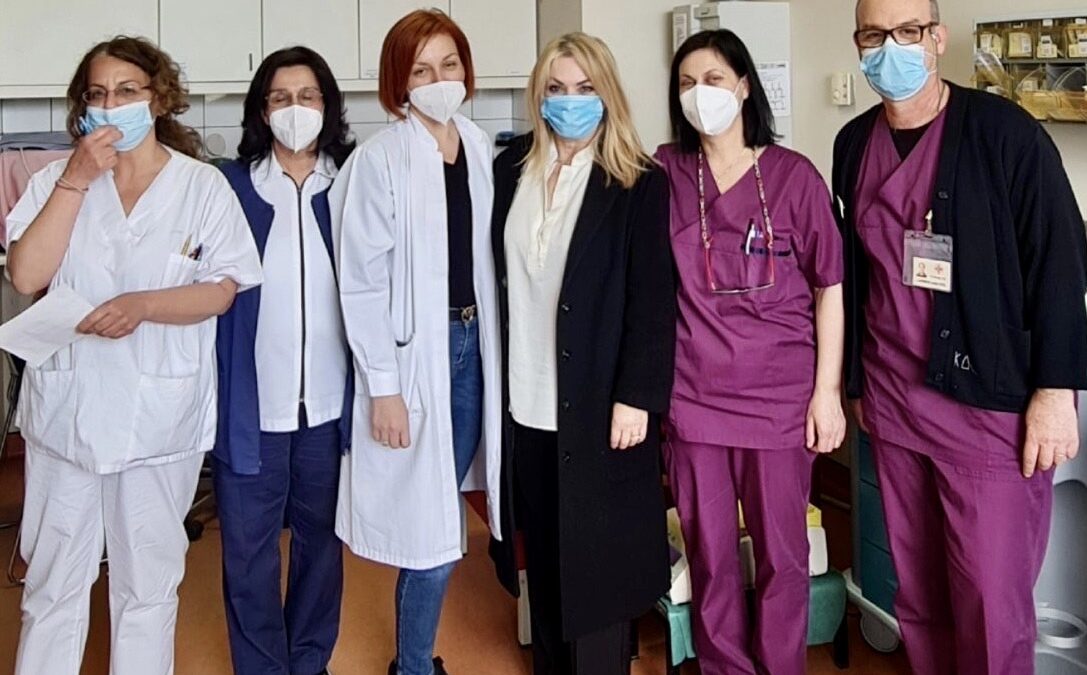 Άννα Μάνη – Παπαδημητρίου: Επίσκεψη στο Γενικό Νοσοκομείο Κατερίνης