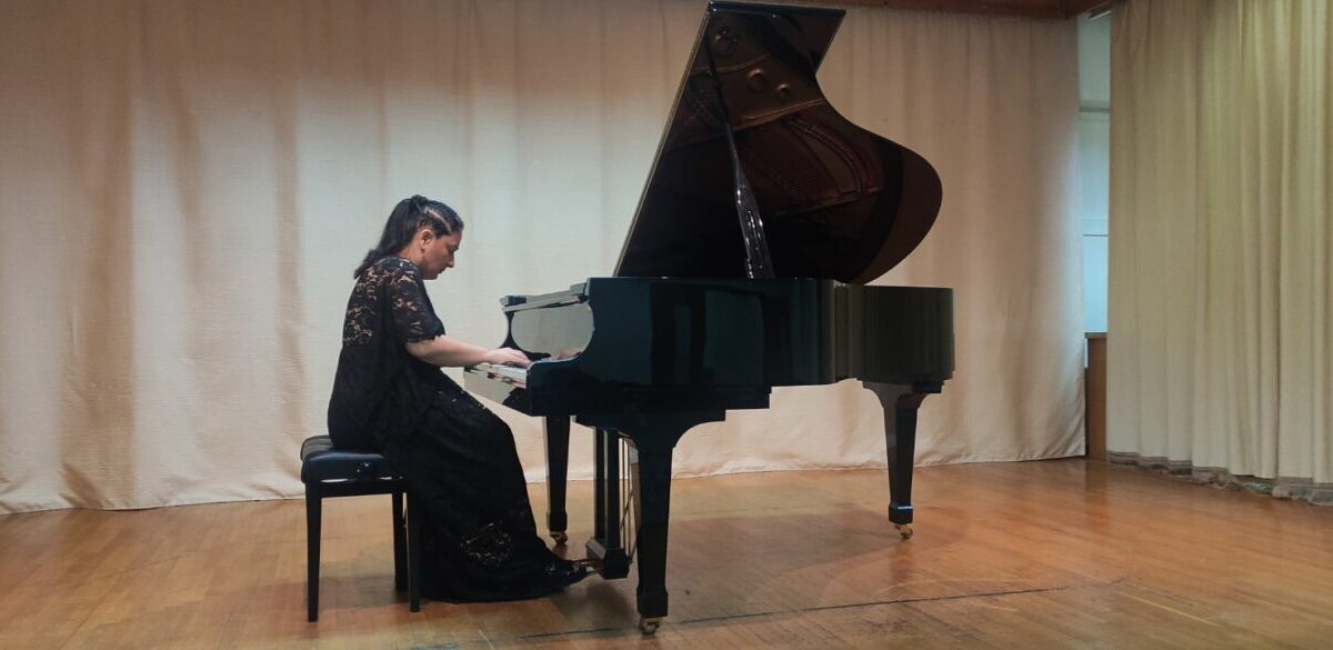 Ε.Π.Μ.: Pεσιτάλ πιάνου απο την Εκατερίνα Ελενίδη Korchilava