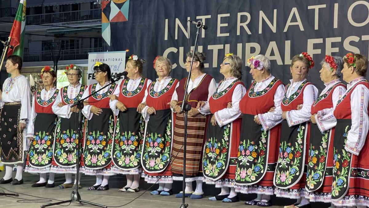 Χρώματα & εντυπωσιακοί μουσικοχορευτικοί ρυθμοί στο 8ο Διεθνές Φεστιβάλ Παράδοσης του Δήμου Κατερίνης