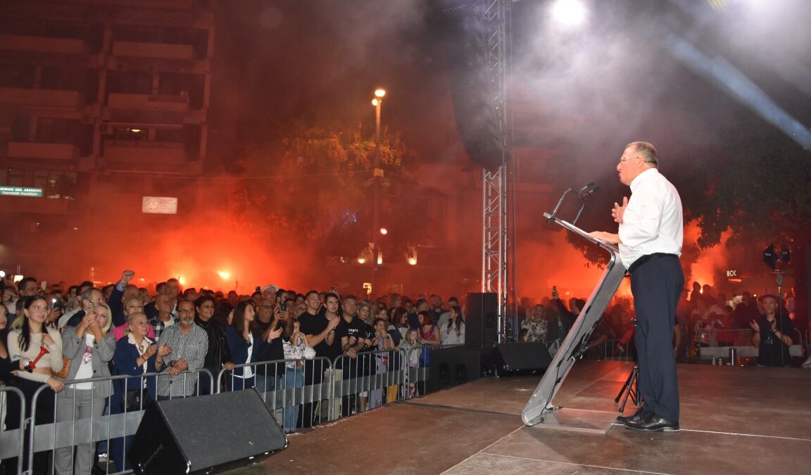 Κατερίνη: «Βούλιαξε» η πλατεία στην προεκλογική ομιλία του υπ. Δημάρχου Γιάννη Ντούμου