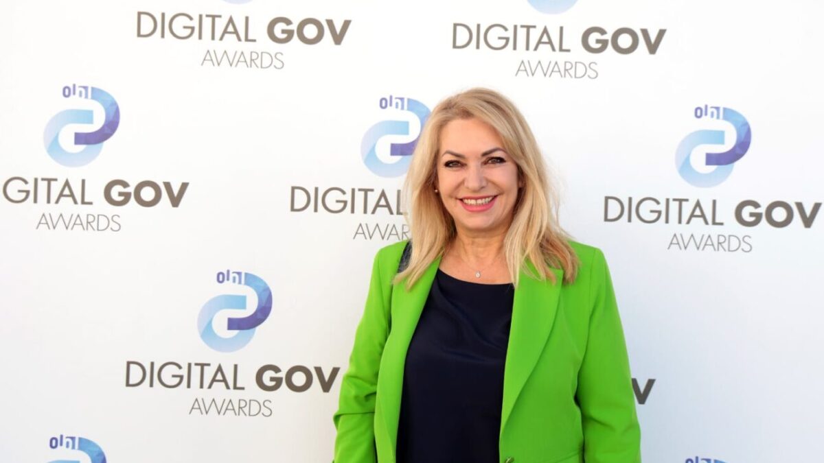 Άννα Μάνη – Παπαδημητρίου στα Βραβεία Ψηφιακής Διακυβέρνησης: Στη Δημόσια Διοίκηση υπάρχουν «διαμάντια»