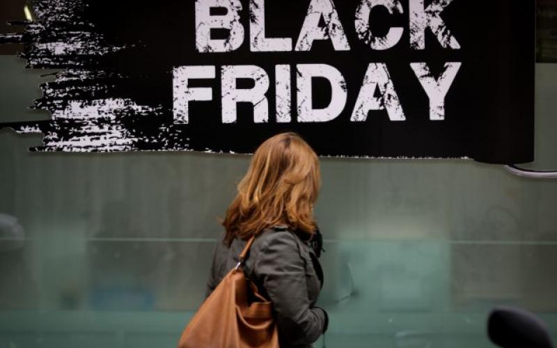 Αυτά είναι τα 10 κορυφαία προϊόντα που αγόρασαν οι Έλληνες στη Black Friday