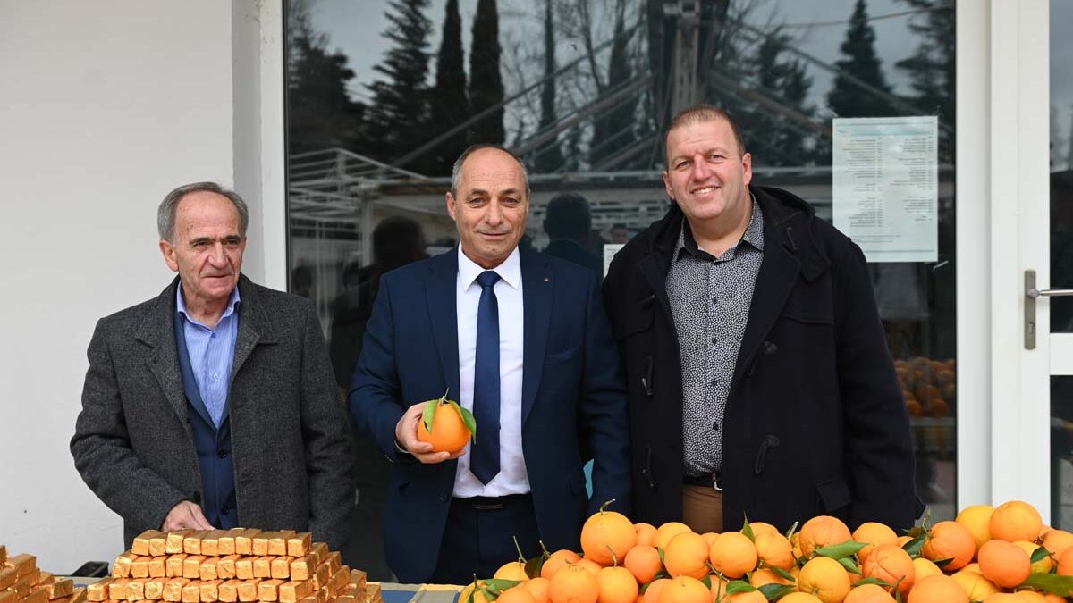 Θεοφάνεια: 2 τόνους πορτοκάλια μοίρασε ο Δήμος Πύδνας Κολινδρού σε Μακρύγιαλο και Κολινδρό