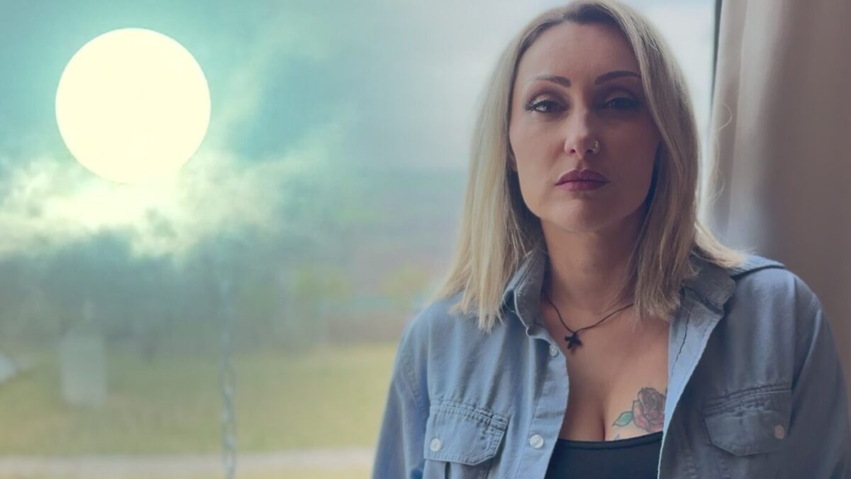 Κατερίνη: Η Χρύσα Μαστορογιάννη με νέο τραγούδι & video «Χαραυγή»