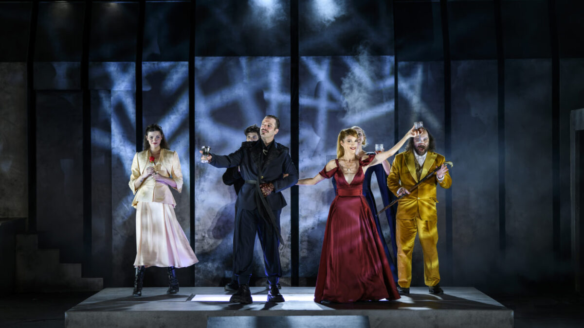 53ο Φεστιβάλ Ολύμπου – θέατρο Δίου: Η παράσταση «Άμλετ» του Ουίλιαμ Σαίξπηρ