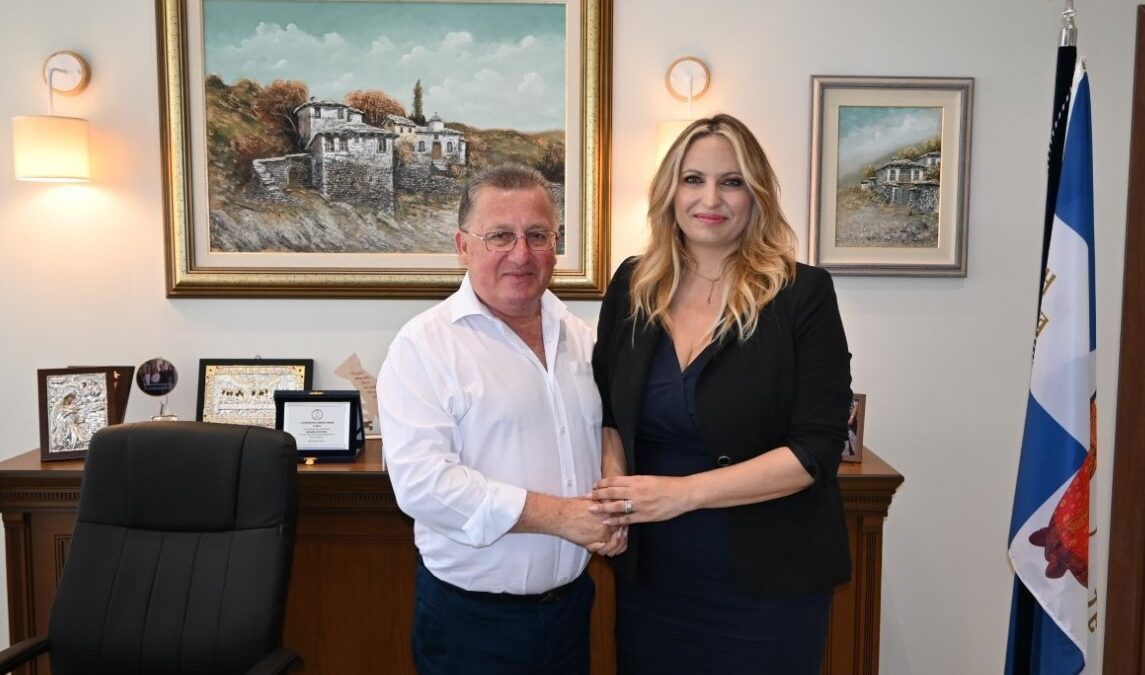 Συνάντηση του Δημάρχου Κατερίνης με τη συντονίστρια του Γραφείου του Πρωθυπουργού στη Θεσσαλονίκη, Έλενα Σώκου