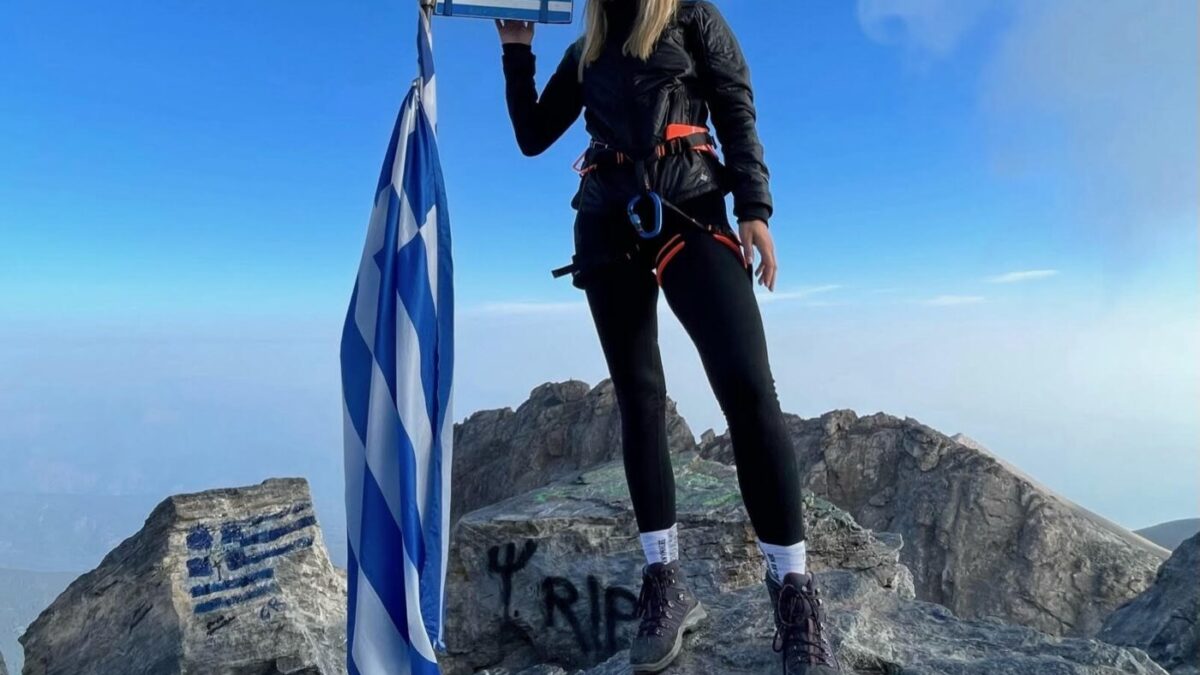 Στην κορυφή του Ολύμπου η Άννα Τζήκα με οδηγό τον Μάριο Γιαννάκου