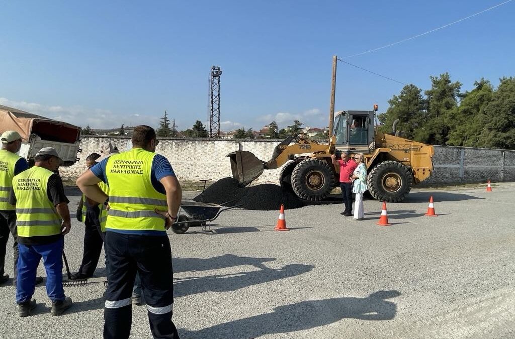 Η Π.Ε. Πιερίας συνεχίζει τη συντήρηση του οδικού δικτύου με εργασίες ασφαλτόστρωσης