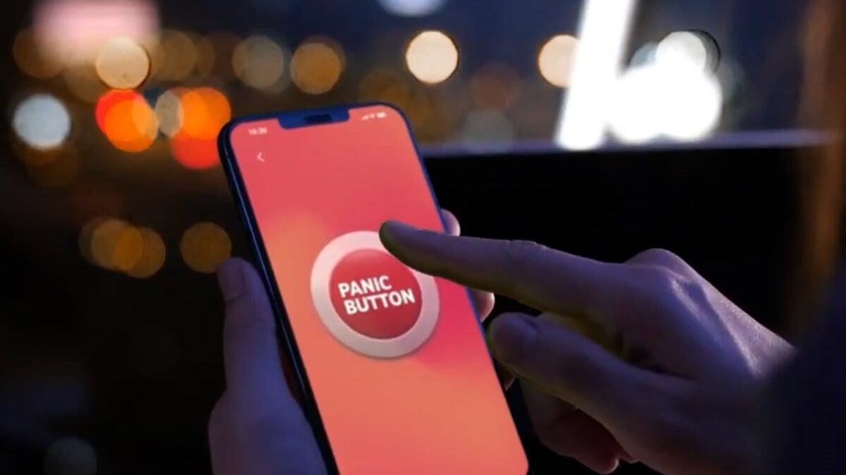 Σε ισχύ από σήμερα το Safe Youth: Πώς λειτουργεί το panic button για παιδιά