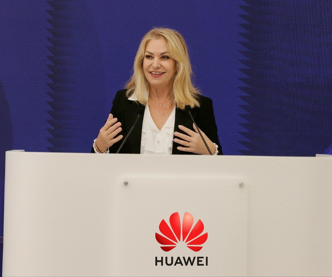 Άννα Μάνη: «Ψήφος εμπιστοσύνης στην ελληνική οικονομία η επένδυση της Huawei στον Πειραιά»