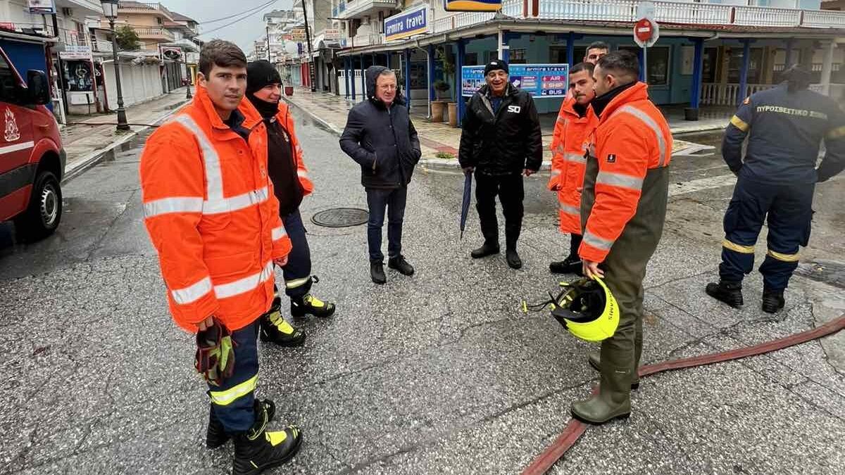 Η Ειδική Μονάδα Δασικών Επιχειρήσεων Θεσσαλονίκης συνδράμει στις επιχειρήσεις στο παραλιακό μέτωπο  της Κατερίνης