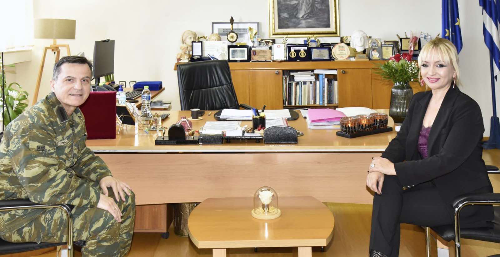 Επίσκεψη του νέου Διοικητή της ΧΧΙV ΤΘΤ Λιτοχώρου στην Αντιπεριφερειάρχη Πιερίας 