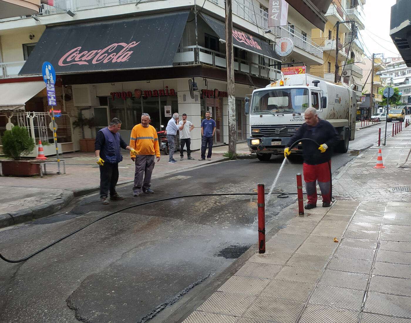 Άμεση επέμβαση της ΔΕΥΑΚ για την απόφραξη κεντρικού αγωγού αποχέτευσης στο κέντρο της πόλης