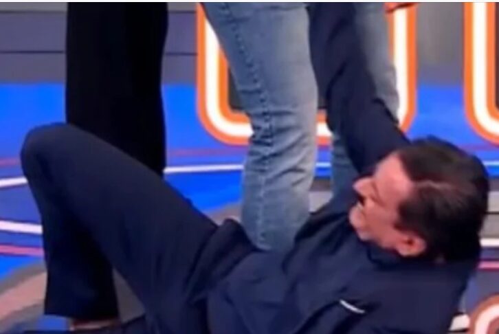 Επική κίνηση krav maga σε εκπομπή – Ξάπλωσε τον Θάνο Κιούση σε δευτερόλεπτα (video)