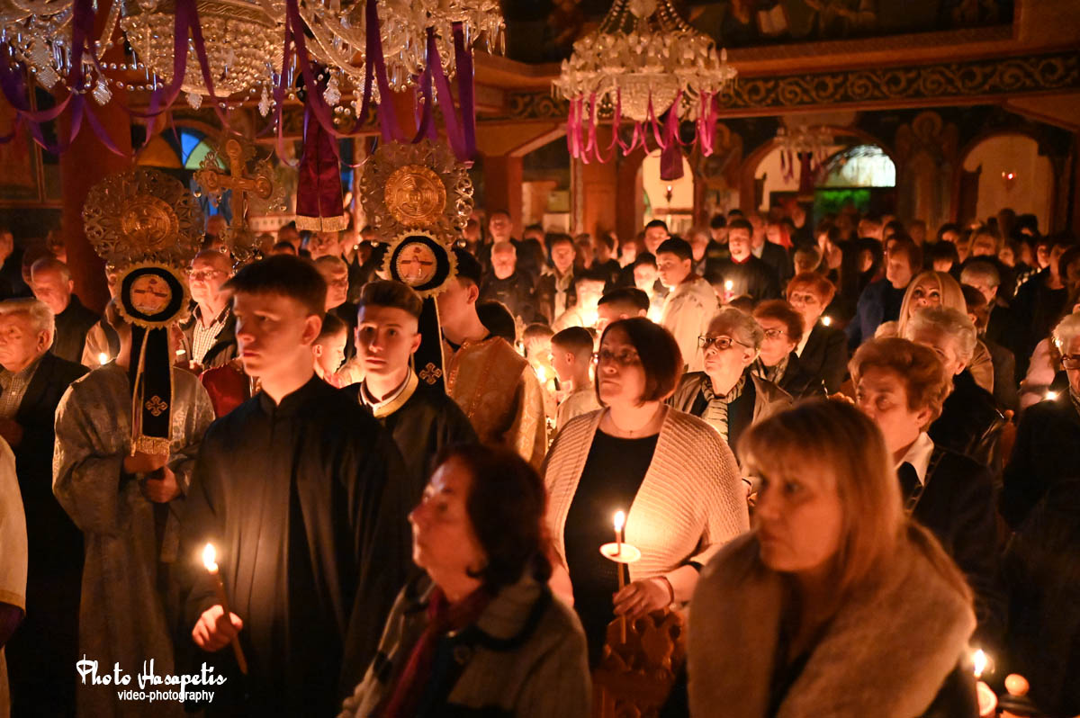 Η περιφορά του Εσταυρωμένου την Μ. Πέμπτη στον Ι.Ν. Αγίας Παρασκευής στον Κολινδρό