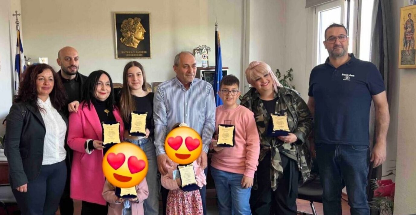 Ο Δήμος Πύδνας Κολινδρού τίμησε την Θεατρική Ομάδα του Συλλόγου Εθελοντών «Κοινωνική Προσφορά»