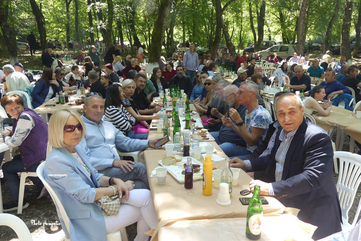 Πλήθος κόσμου γιόρτασε την Πρωτομαγιά στα Ρυάκια Πιερίας