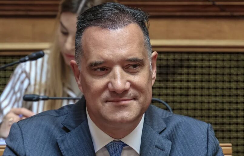 Ο Άδωνις έσπασε τη σιωπή του για τη μεταμόσχευση μαλλιών