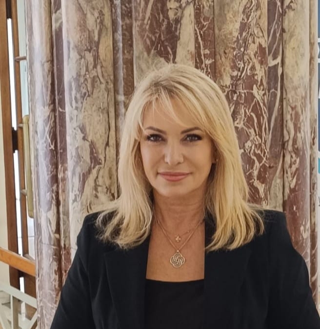 Άννα Μάνη – Παπαδημητρίου: «Μήνυμα για τις Πανελλαδικές Εξετάσεις»