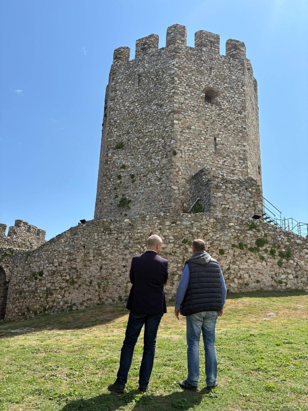 Στο Κάστρο του Πλαταμώνα ο Φ. Μπαραλιάκος – Αναλαμβάνει πρωτοβουλίες για την συντήρηση και ανάδειξή του