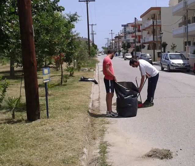 «Αιχμές» για την καθαριότητα στην Παραλία από τον πρόεδρο της Ομοσπονδίας Ενοικιαζομένων Δωματίων