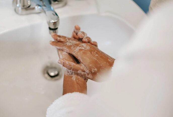 Υγεία: Η χημεία της καθαριότητας – Επιστήμονας εξηγεί την λειτουργία του σαπουνιού