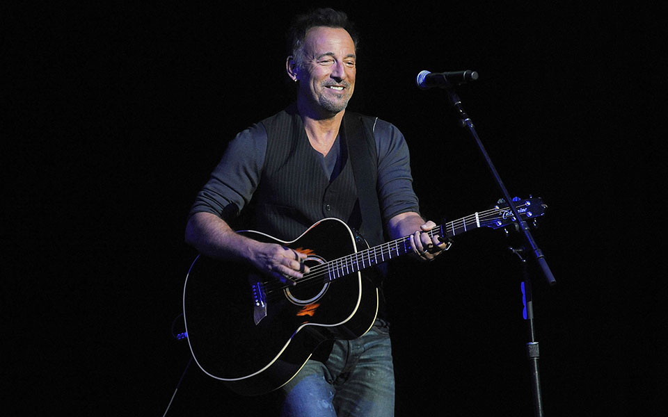 Τραμπ κατά Σπρίνγκστιν: «Κόπανος» και «ατάλαντος»