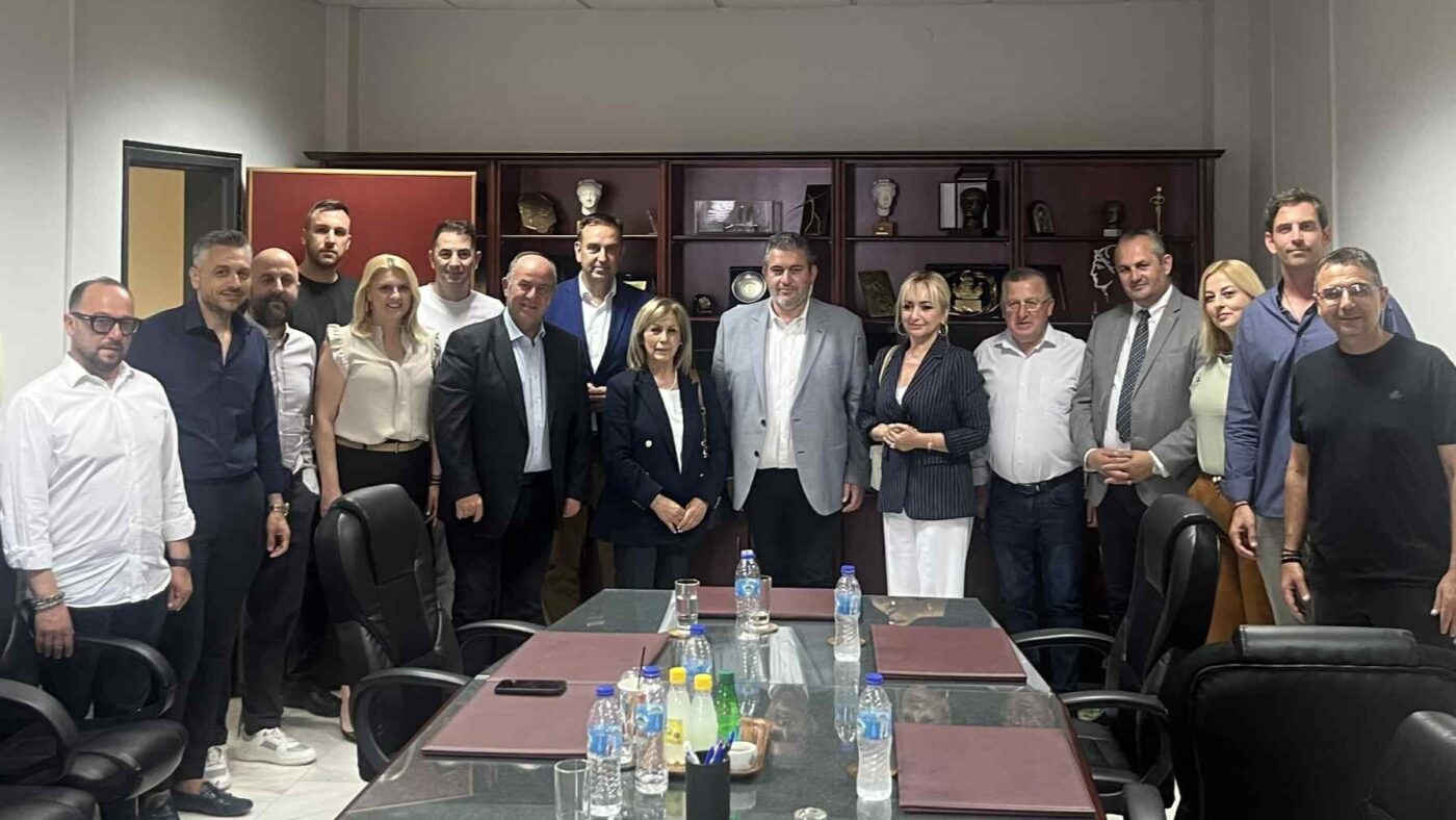 Πιερία: Συνάντηση γνωριμίας της Περιφερειάρχη με τον πρόεδρο του ΕΒΕ και επιμελητηριακούς συμβούλους