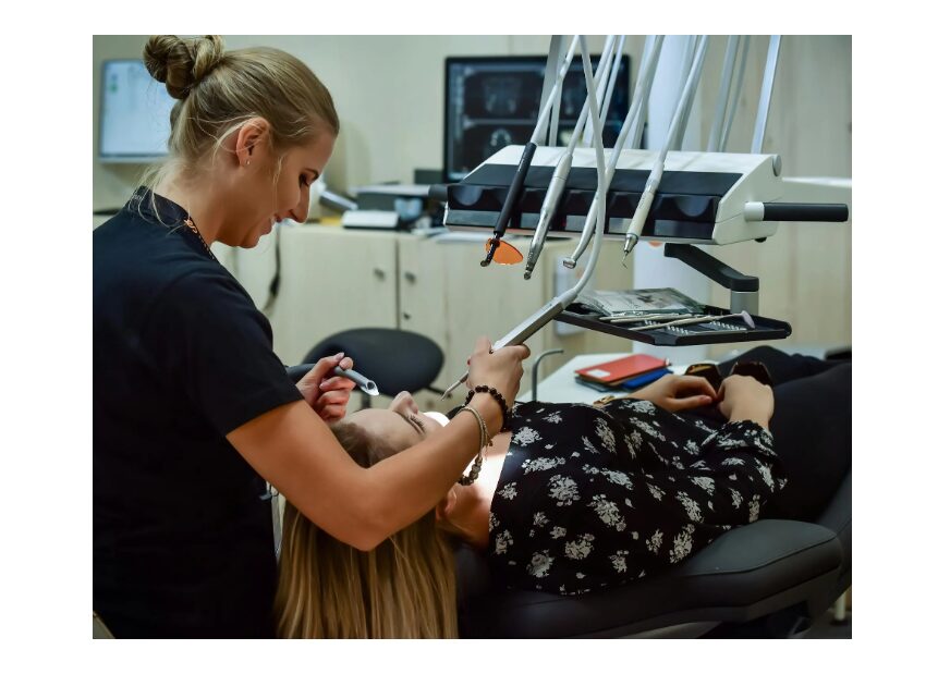 Πόσο συχνά πρέπει να επισκεπτόμαστε τον οδοντίατρο;