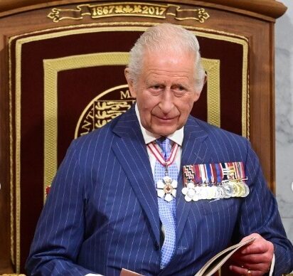 Ο Βασιλιάς Κάρολος ελπίζει σε επανασύνδεση με τον Χάρι – Συμπερίληψη στα σχέδια της… κηδείας του!