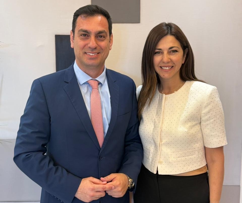 Μαθήματα πρώτων βοηθειών και ΚΑΡΠΑ στα σχολεία | Συνάντηση του Σπ. Κουλκουδίνα με την Υπουργό Παιδείας