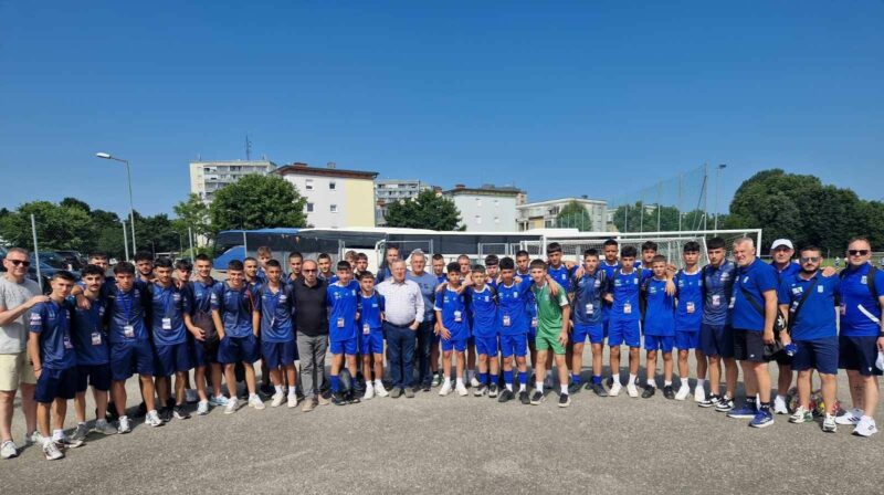 Η νέα γενιά του αθλητισμού της Κατερίνης στην τελετή έναρξη της Μαθητιάδας στο Klagenfurt Αυστρίας