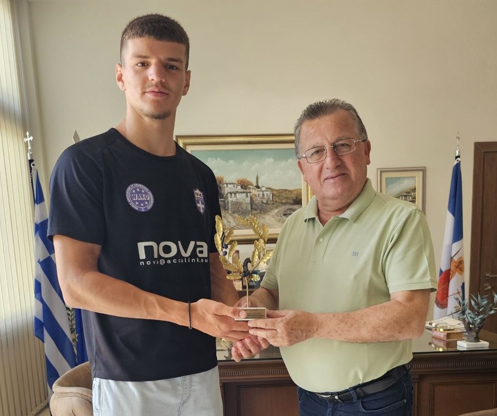 Συνάντηση του Δημάρχου Κατερίνης με τον 17χρονο πρωταθλητή  Kickboxing Σωτήριο – Αλέξανδρο Σγουρίδη