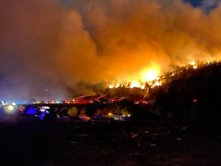 Τουρκία: Η Σμύρνη καίγεται! Στάχτες έφτασαν στην Πάτμο