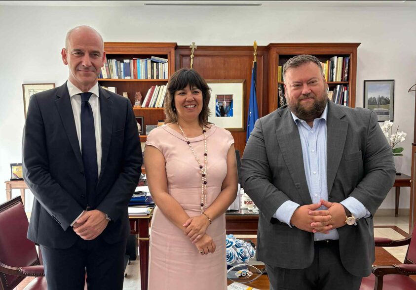 Φ. Μπαραλιάκος: Συνάντηση με την Ελληνίδα Πρέσβη στην Αλβανία