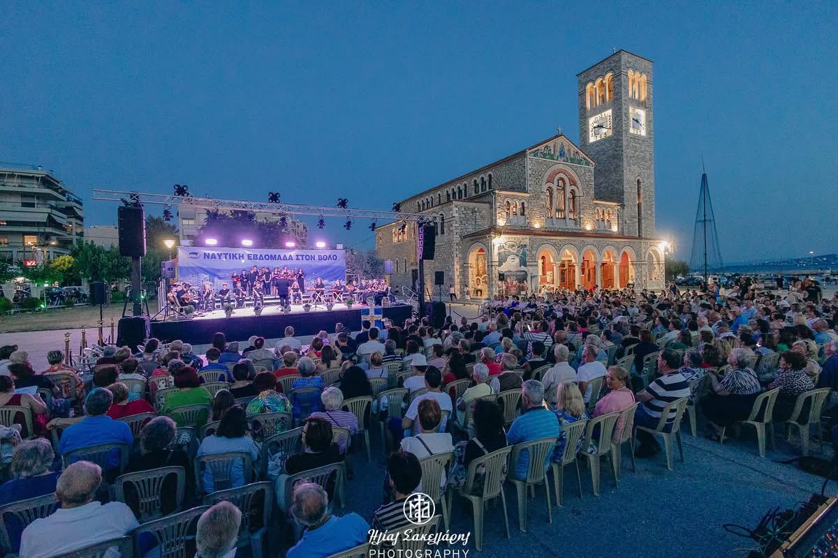 Συναυλία της Παιδικής Παραδοσιακής Χορωδίας & Ορχήστρας της Ιεράς Μητροπόλεως Κίτρους στην Παραλία του Βόλου