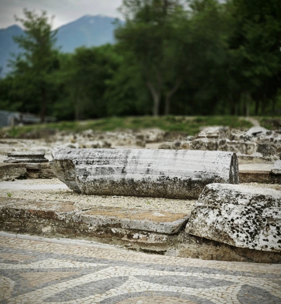 54ο Φεστιβάλ Ολύμπου -Αρχαιολογικοί περίπατοι και γαστρονομία Περιήγηση και ξενάγηση στη ρωμαϊκή αγορά του Δίου