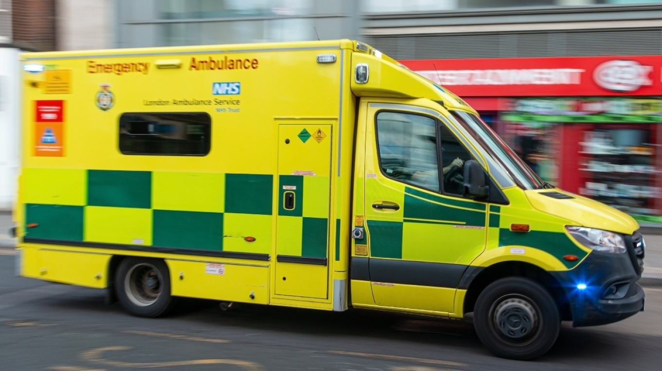 Τραγωδία στη Βρετανία: Ένα νεκρό παιδί και πολλοί τραυματίες σε δυστύχημα με πούλμαν