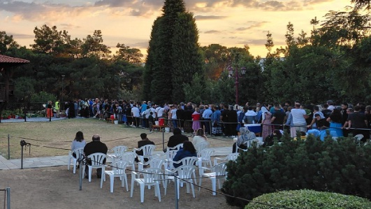 Δεκάδες χιλιάδες πιστοί στη Σουρωτή για τον Άγιο Παΐσιο (vid)