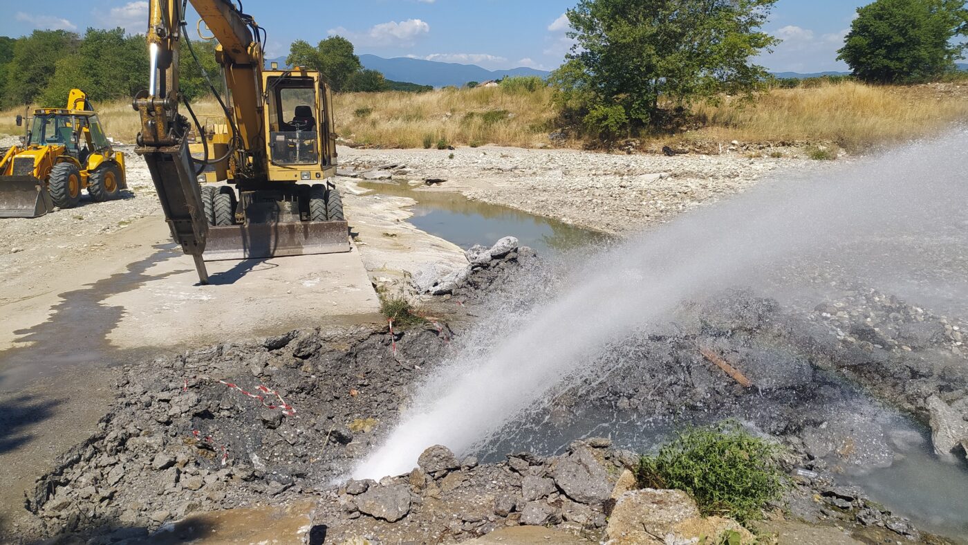ΕΚΤΑΚΤΗ ΕΙΔΗΣΗ: Σοβαρή βλάβη στον κεντρικό αγωγό ύδρευσης της Κατερίνης