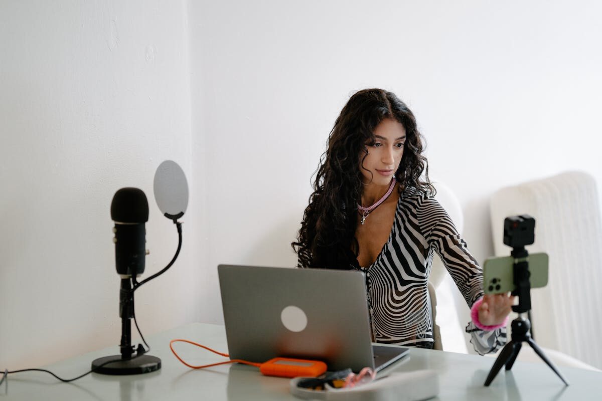 Πως να εισάγετε κατάλληλα την επαγγελματική σας δραστηριότητα στο διαδίκτυο