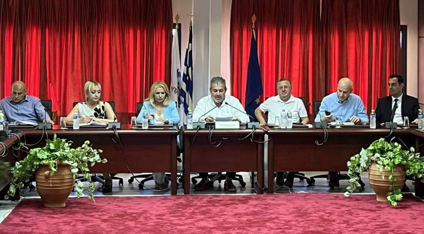 Έκτακτη σύσκεψη στο Επιμελητήριο Πιερίας για την ταλαιπωρία χιλιάδων οδηγών στην Εθνική Οδό την περασμένη Κυριακή