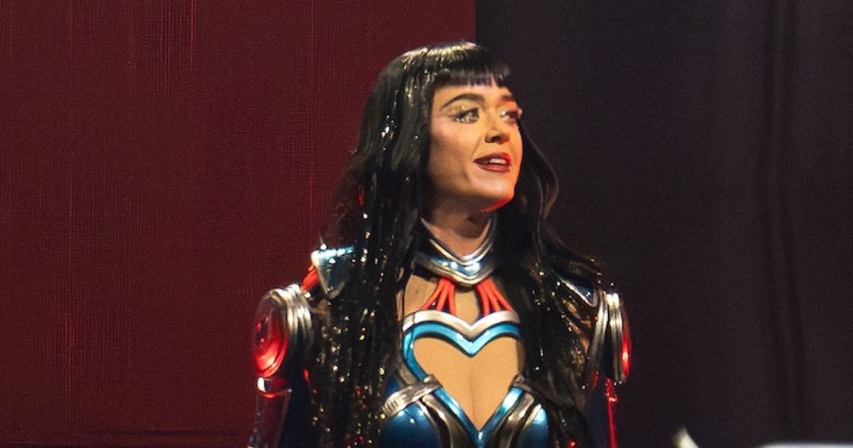Κινδύνεψε η Katy Perry: Αλλεπάλληλα ατυχήματα στις συναυλίες της (vid)