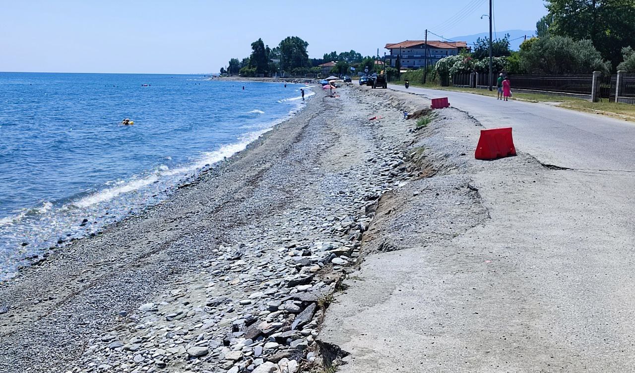 Λεπτοκαρυά: Τουρισμός ανάμεσα σε λακκούβες, σκόνη και… «ξεχασμένες» προεκλογικές δεσμεύσεις! (vid)