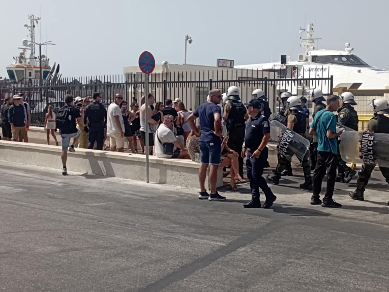 Ρόδος: Συλλήψεις σε διαμαρτυρία κατά άφιξης κρουαζιερόπλοιου με Ισραηλινούς τουρίστες