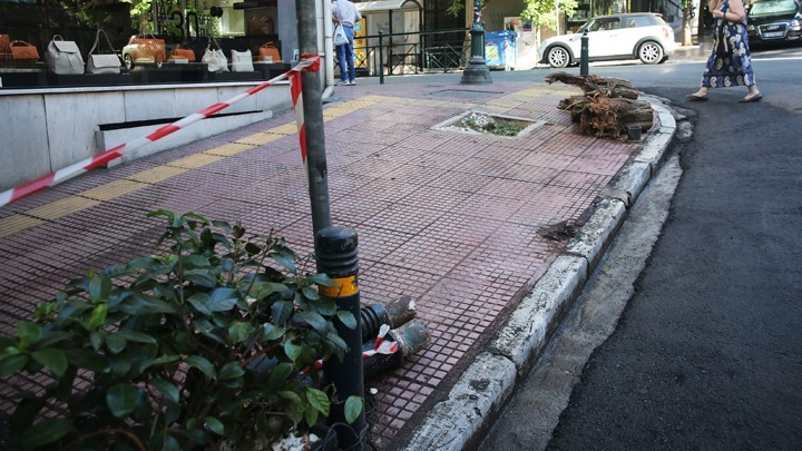Κολωνάκι: Παρκαδόρος οδηγείται στον εισαγγελέα για το SUV που έπεσε σε εστιατόριο