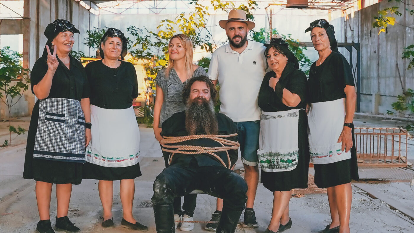 DOLMADAKIA IN SPACE – Οι Κρητικές Γιαγιάδες πάνε στο Διάστημα!