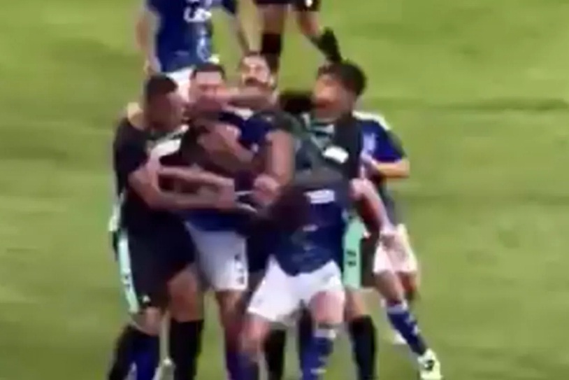 Ισπανία: Άγριο ξύλο σε φιλικό αγώνα ποδοσφαίρου! (vid)