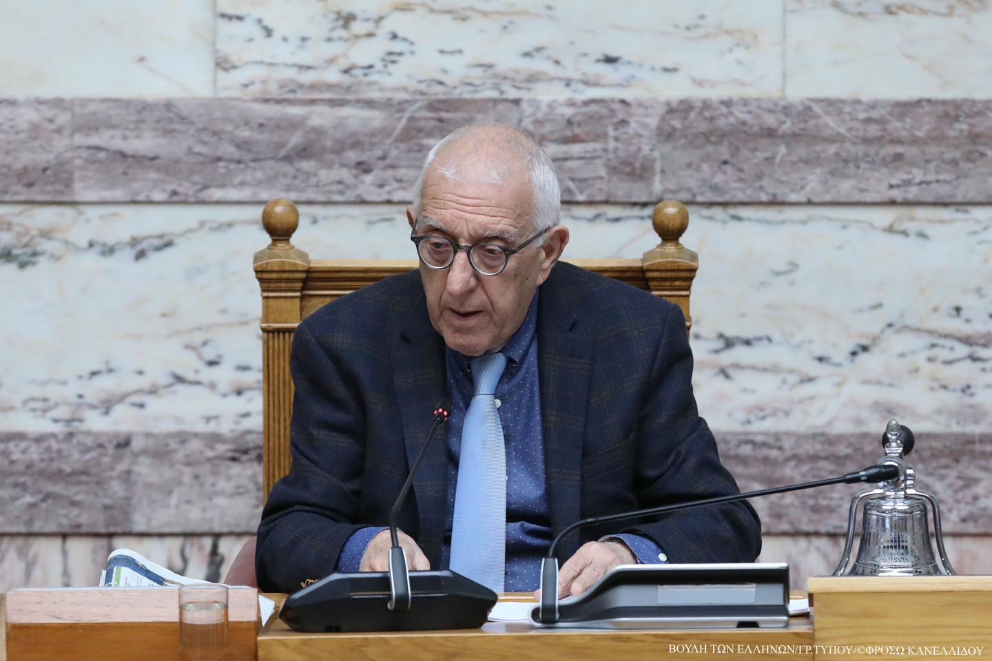 Ο Πρόεδρος της Βουλής αποχαιρετά τον Απ. Βεσυρόπουλο